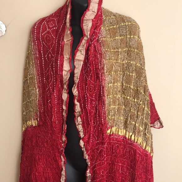 Beautiful silk scarf - Picture 2 of 4